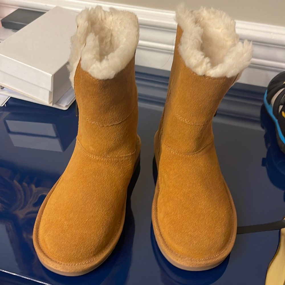 Kookaburra by Ugg lined Sherpa Brown zipper  boots size 13 Girls